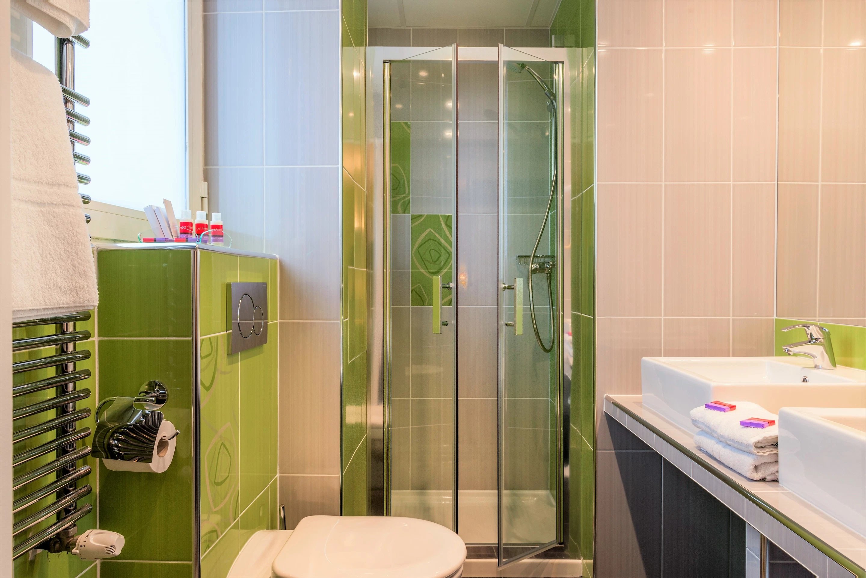 139/Photo Glasgow/Hotel Glasgow Monceau Paris bathroom classique green confort or superior zen.jpg